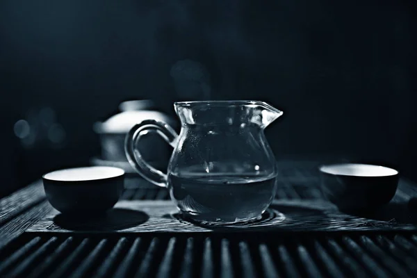 Serving tea ceremony — Stock Photo, Image