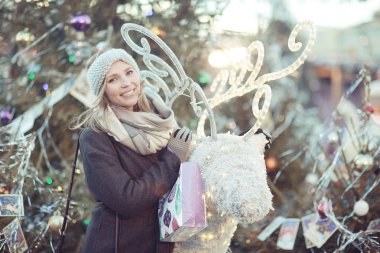 kız ve şehir ve dekorasyon