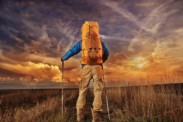 Man toeristische reizen op wildlife — Stockfoto