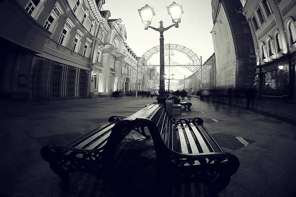 Bench in autumn park — Stock Photo, Image