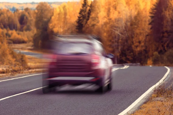 Sonbahar yol arka plan bulanıklık — Stok fotoğraf