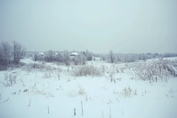 Snö i vinterlandskapet — Stockfoto