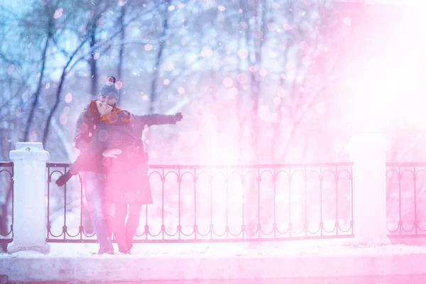 Couple amoureux dans la ville de printemps — Photo