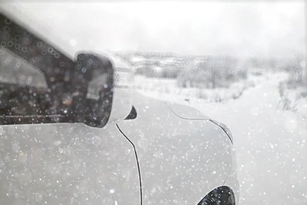 Sfondo con auto in inverno — Foto Stock