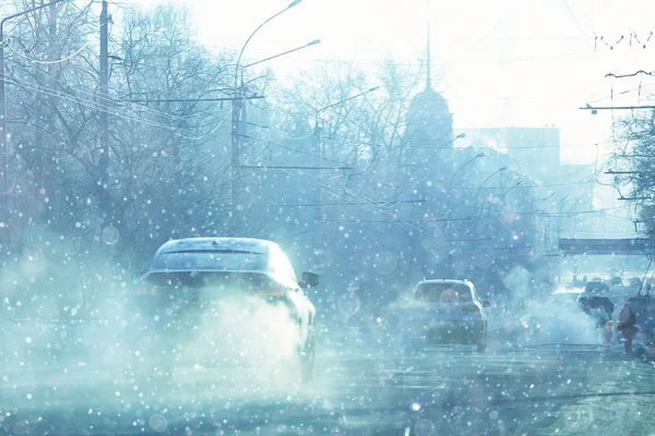 在城市道路上冬天雪 — 图库照片