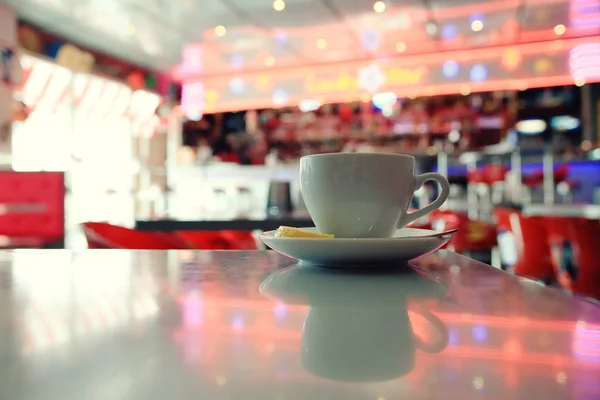 Taza de té en un café — Foto de Stock