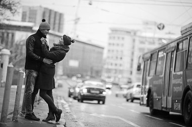 genç adam ve kadın dışında