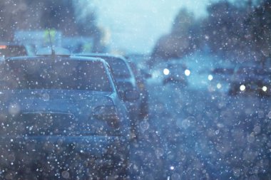 gün şehir yolda arabalar