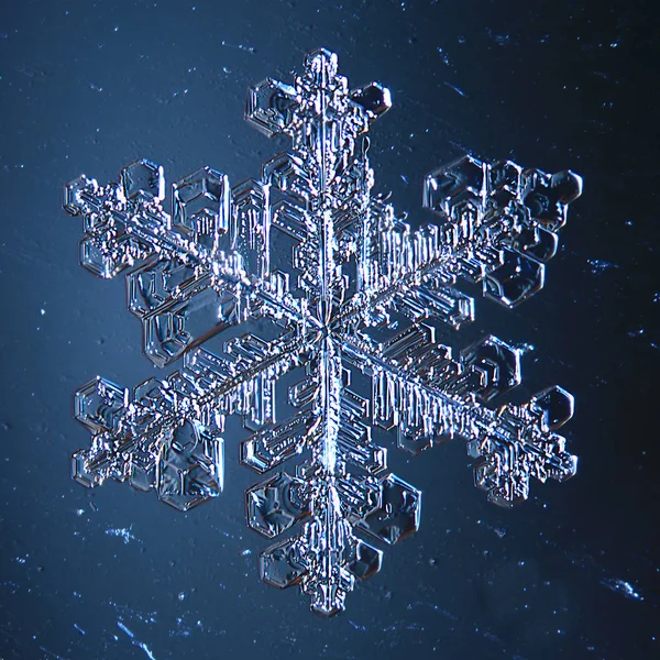 Magnifique flocon de neige macro shot — Photo