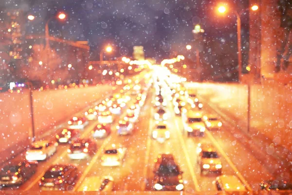 Noche ciudad tráfico por carretera — Foto de Stock