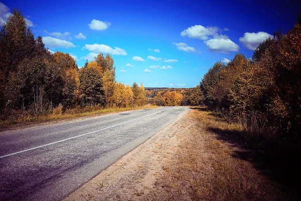 Highway höstlandskap — Stockfoto