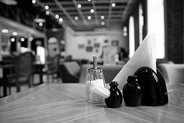 Cubertería de mesa en el restaurante — Foto de Stock