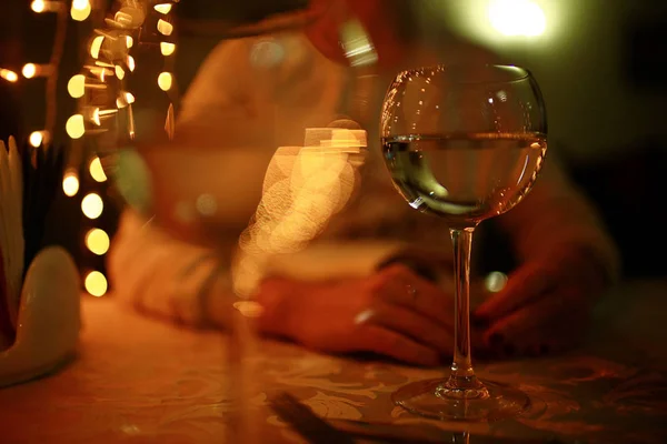 Alkol içecek cam restoranda — Stok fotoğraf