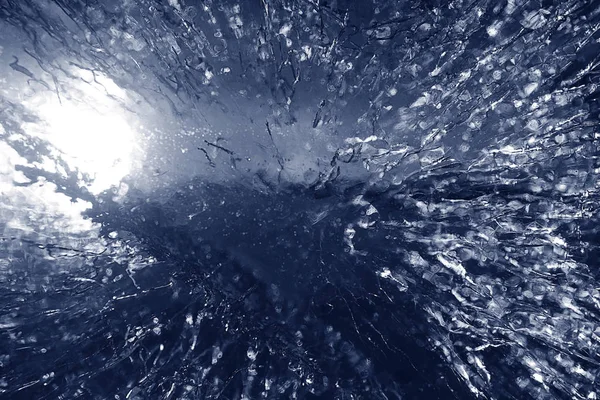 Textura de hielo en el vidrio congelado —  Fotos de Stock