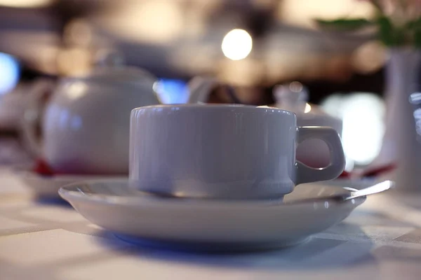 Sirviendo la ceremonia del té —  Fotos de Stock