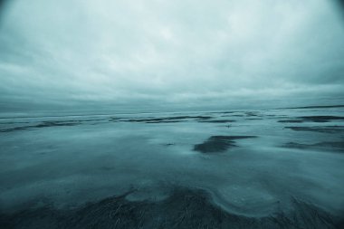 Kışın Donmuş Göl