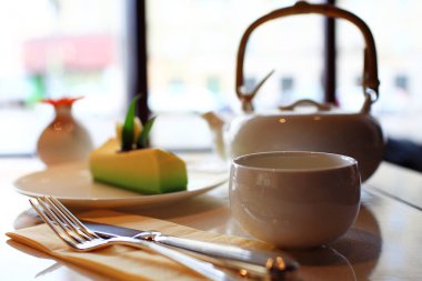 Doğu restoranda hizmet tablo