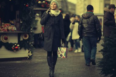 kız ve şehir ve dekorasyon