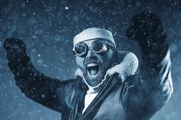 Bearded man wearing goggles — Stock Photo, Image