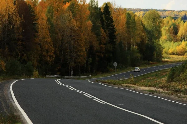 Autoroute paysage d'automne — Photo