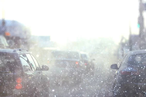 Carro em nevasca pesada no inverno — Fotografia de Stock