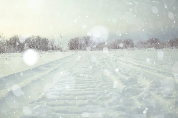 雪冬路足迹 — 图库照片