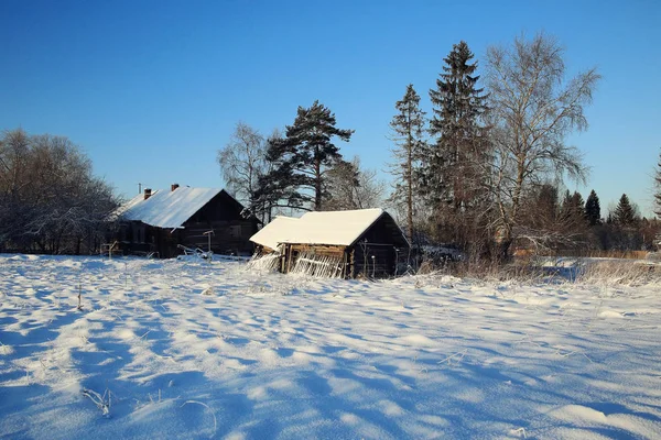 Paesaggio invernale in campagna — Foto Stock