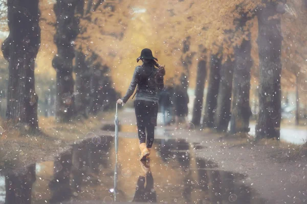 Woman with umbrella walking  after rain — Stock Photo, Image