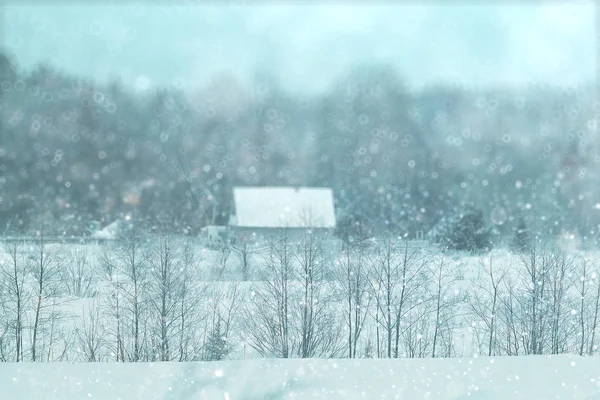 Maison rurale couverte de neige — Photo