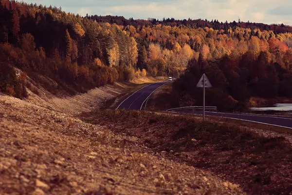 Autoroute paysage d'automne — Photo