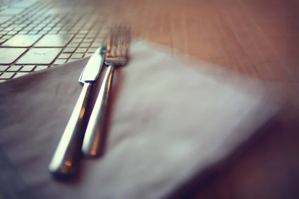 Cubertería de mesa en el restaurante — Foto de Stock