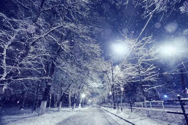 Nacht in de geweldige stad — Stockfoto