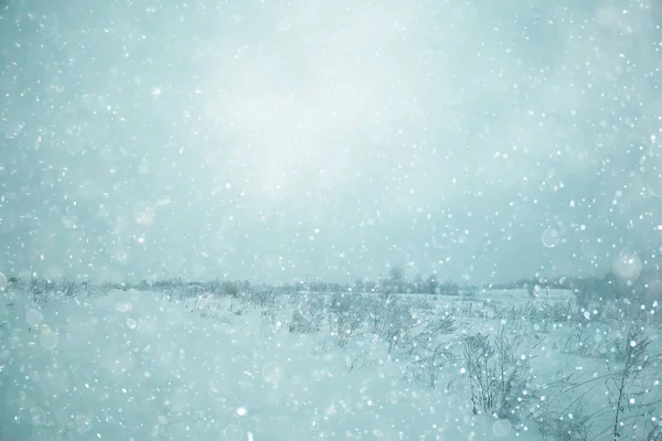 雪の冬の風景で — ストック写真