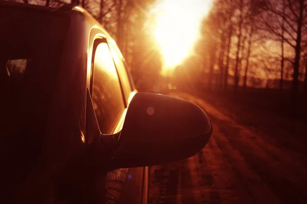 Zomer zonsondergang op de snelweg — Stockfoto