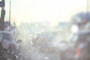 Kışın yoğun kar yağışı, araba