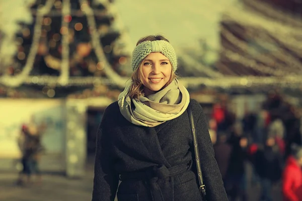 Vrouw in winterkleren — Stockfoto