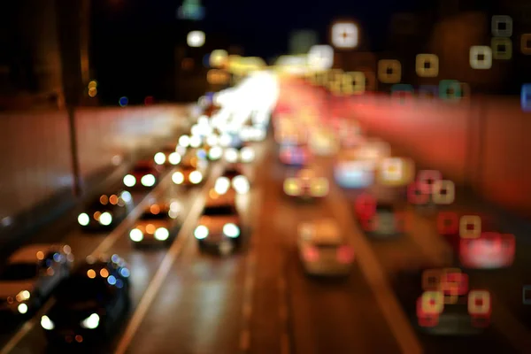 Noche ciudad tráfico por carretera — Foto de Stock