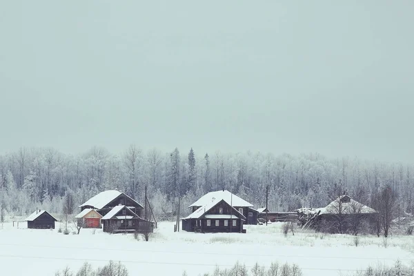 Landsbygdens landskap med små hus — Stockfoto