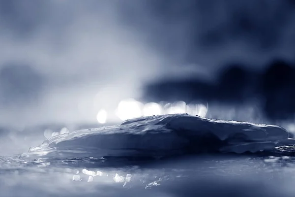 Красивый тающий лед — стоковое фото