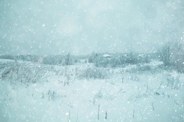 Paesaggio invernale innevato — Foto Stock