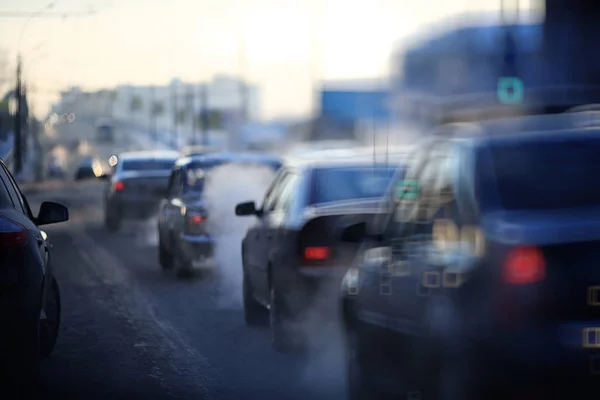 Nachtverkeer in de stad — Stockfoto