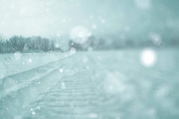 Zimą drogi pod śniegiem — Zdjęcie stockowe