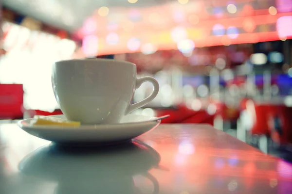 Xícara de chá em um café — Fotografia de Stock