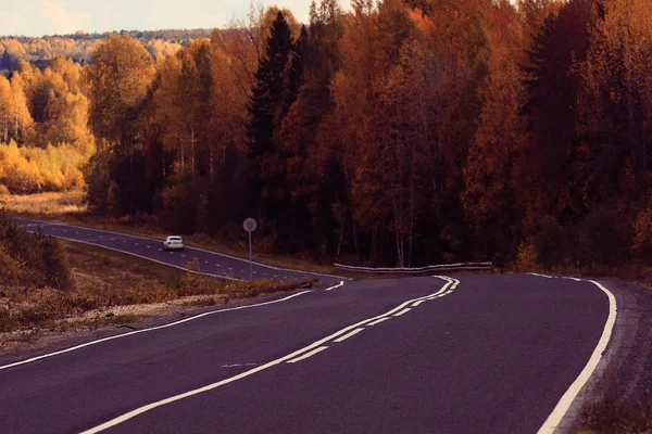 Rodovia Outono paisagem — Fotografia de Stock