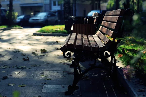 Otoño en parque de la ciudad —  Fotos de Stock