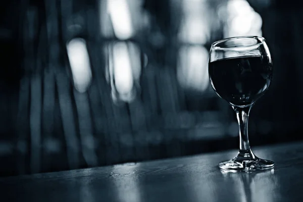 Alcohol Bebida en vaso en el restaurante — Foto de Stock