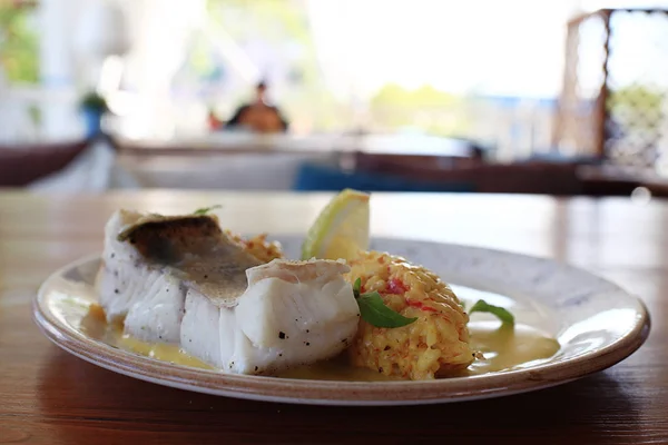 Tischdekoration im Fischrestaurant — Stockfoto