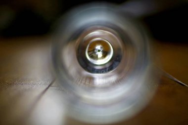 Boş bir bardak bulanık alt 