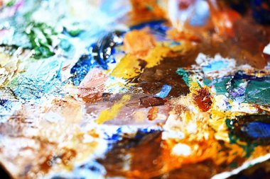 sanatçının tuval üzerine yağlıboya