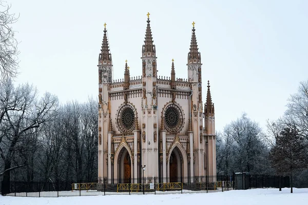 Piękną kaplicę w parku — Zdjęcie stockowe